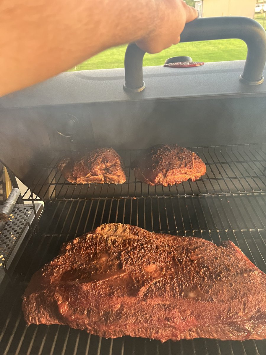 BuschShane's tweet photo. @hosimaki How about these meats 😁 https://t.co/UCqqzjDG8f