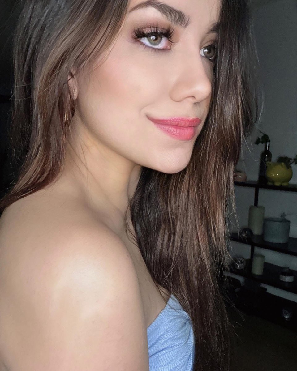 Fernanda Ferrá 🌼 tweet media