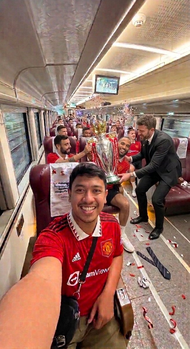 bangbilly62's tweet photo. @aril_piterpen1 Wah GGMU bang. Akhirnya MUsangKING juara https://t.co/sitj2Lse53