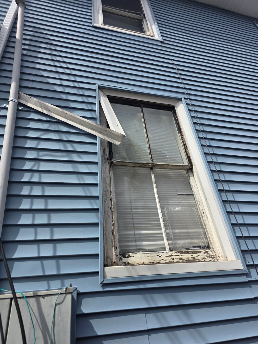 UltimateTrad8r's tweet image. Just closed Thursday on a 4 family 
Already doing big #renovations Already 
#realestate