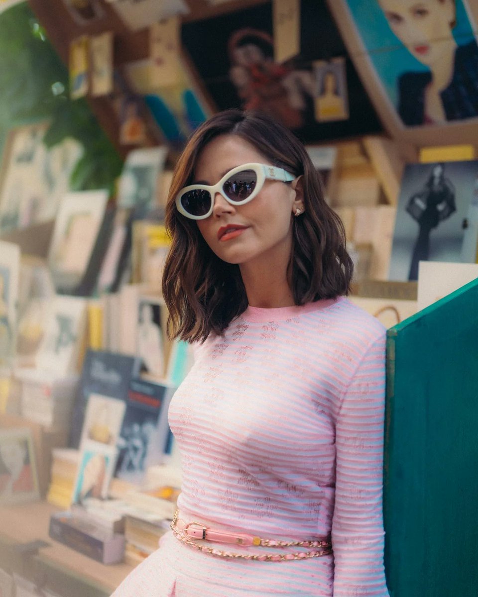 Clara Oswald tweet media