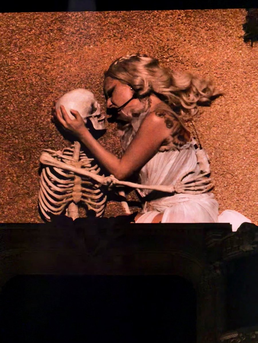 l ǝ s l i e🫶🏽 tweet media