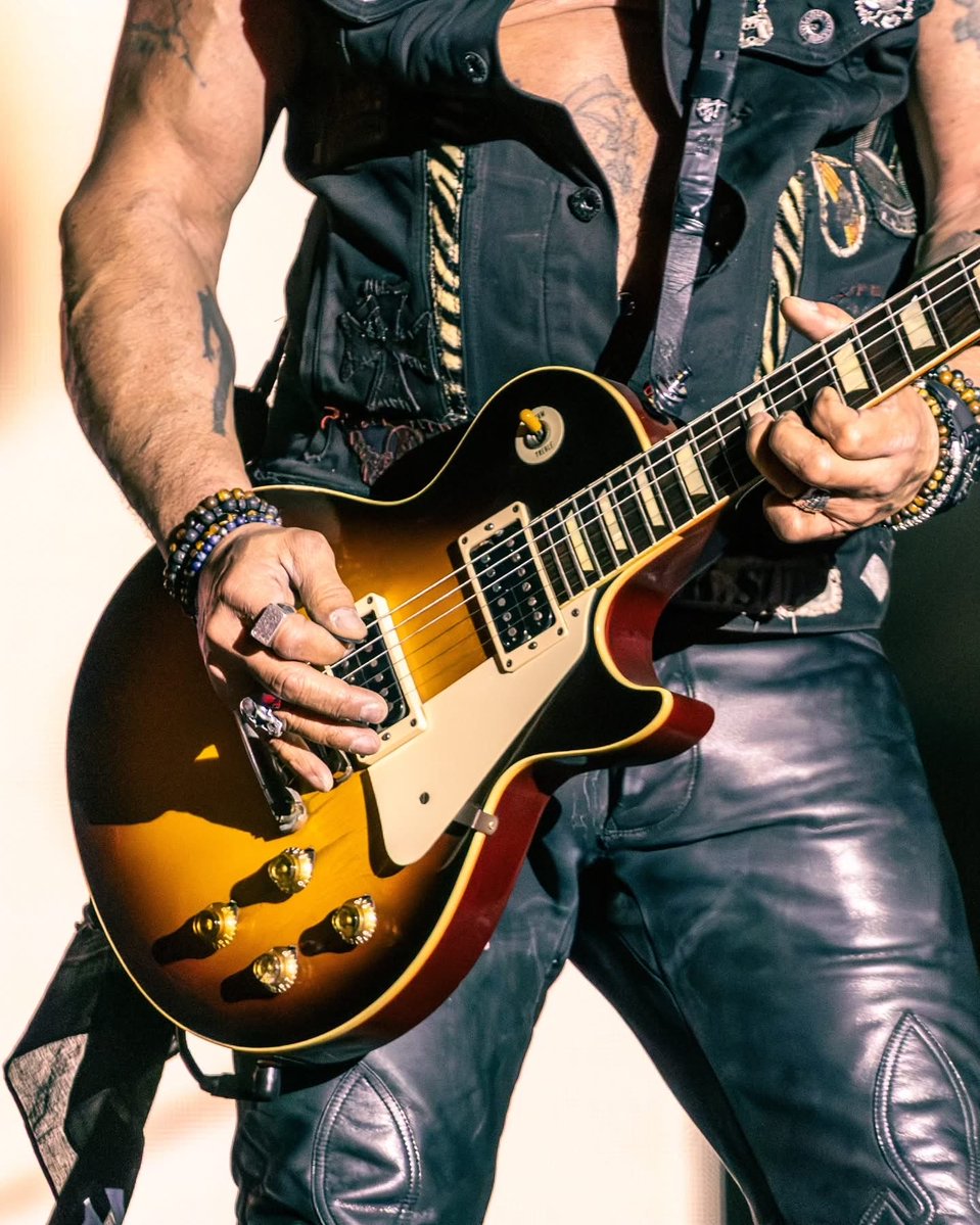 Slash World tweet media