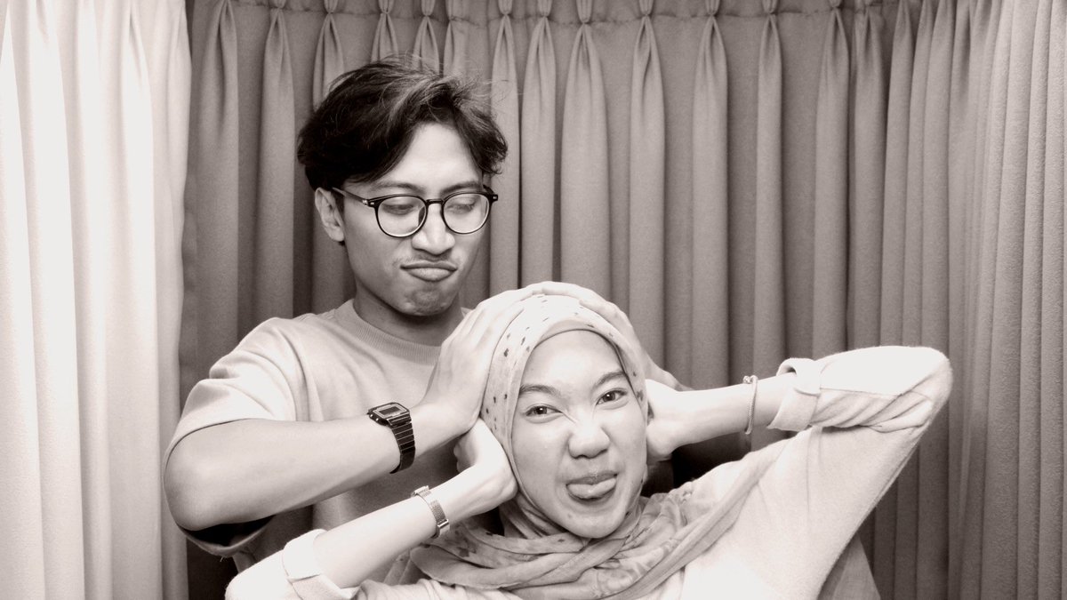 veneetusss's tweet photo. si anti kamera bertemu cewe yang apapun foto💖 https://t.co/arxiU3FHqE