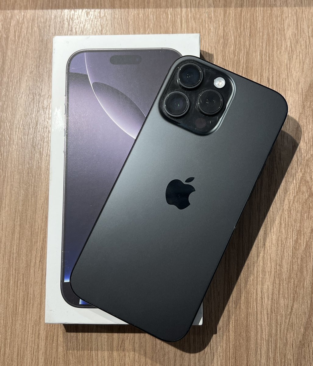 more k-store tweet media