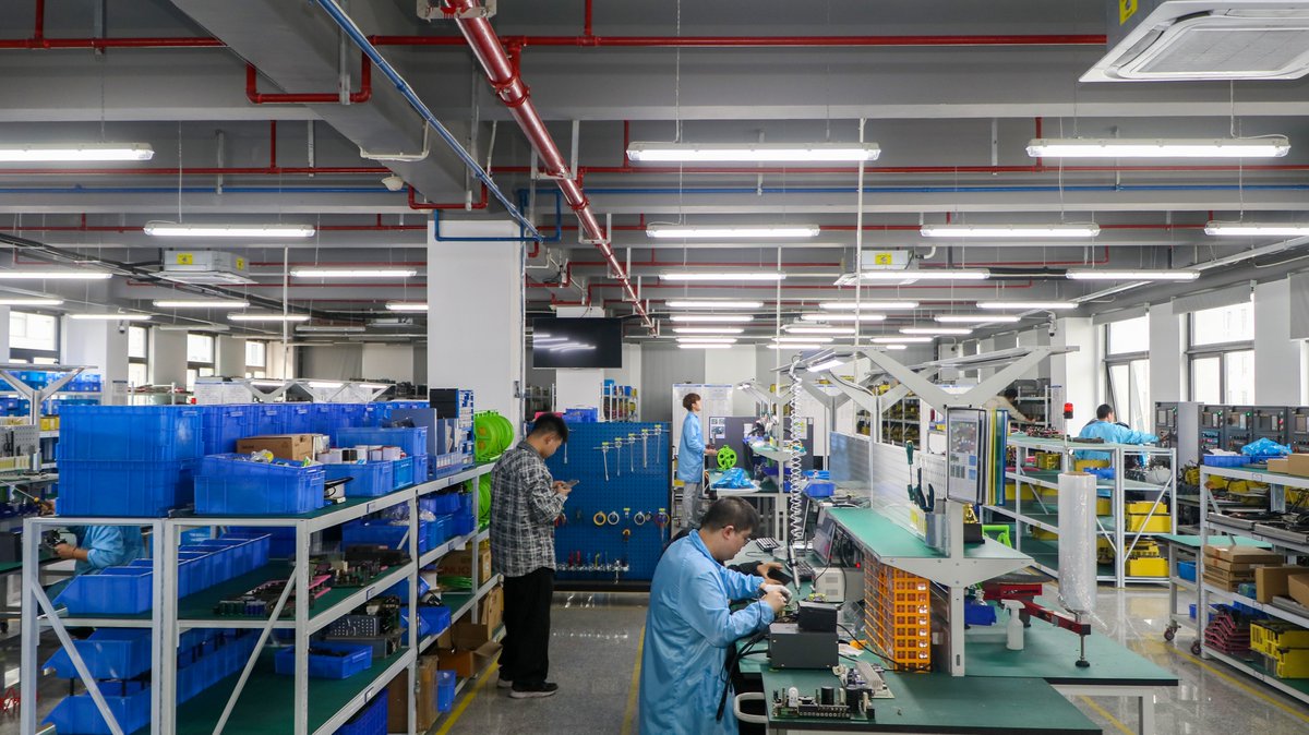 Ms.Ray from Songwei CNC tweet media