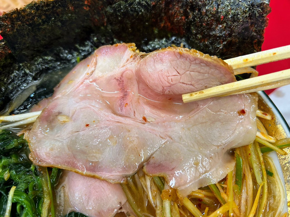 はしっこぐらし tweet media