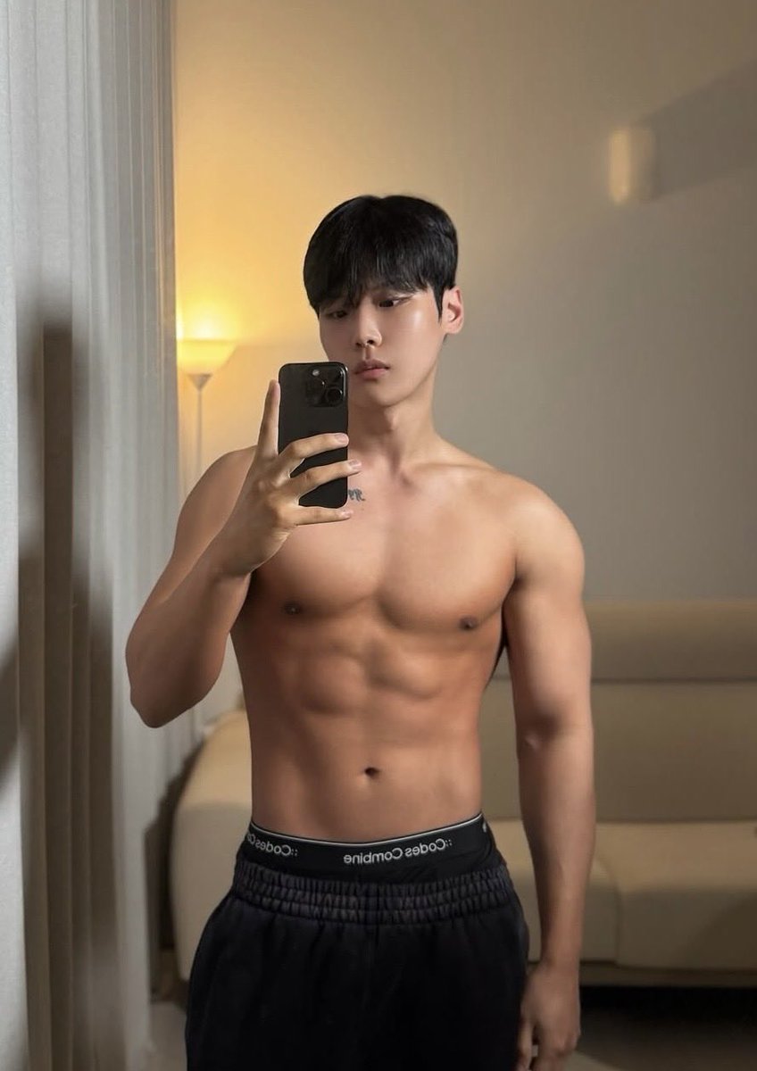 ManFeed🍆 tweet media