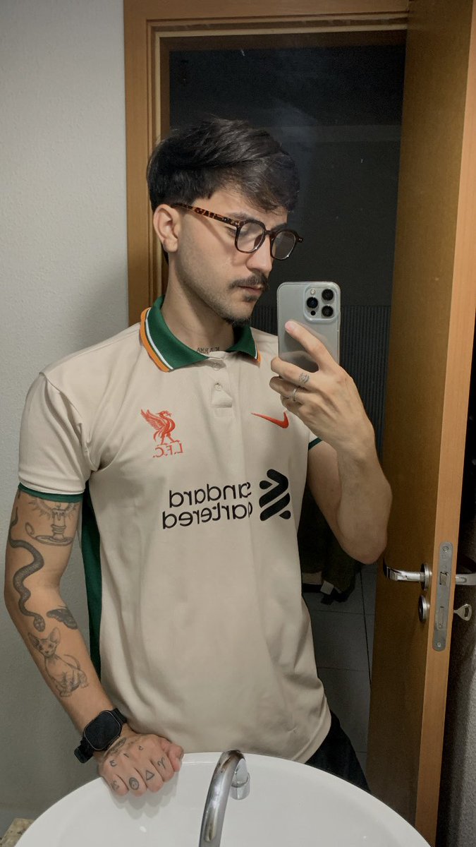 𝖛 𝖎 𝖓 𝖎 tweet media