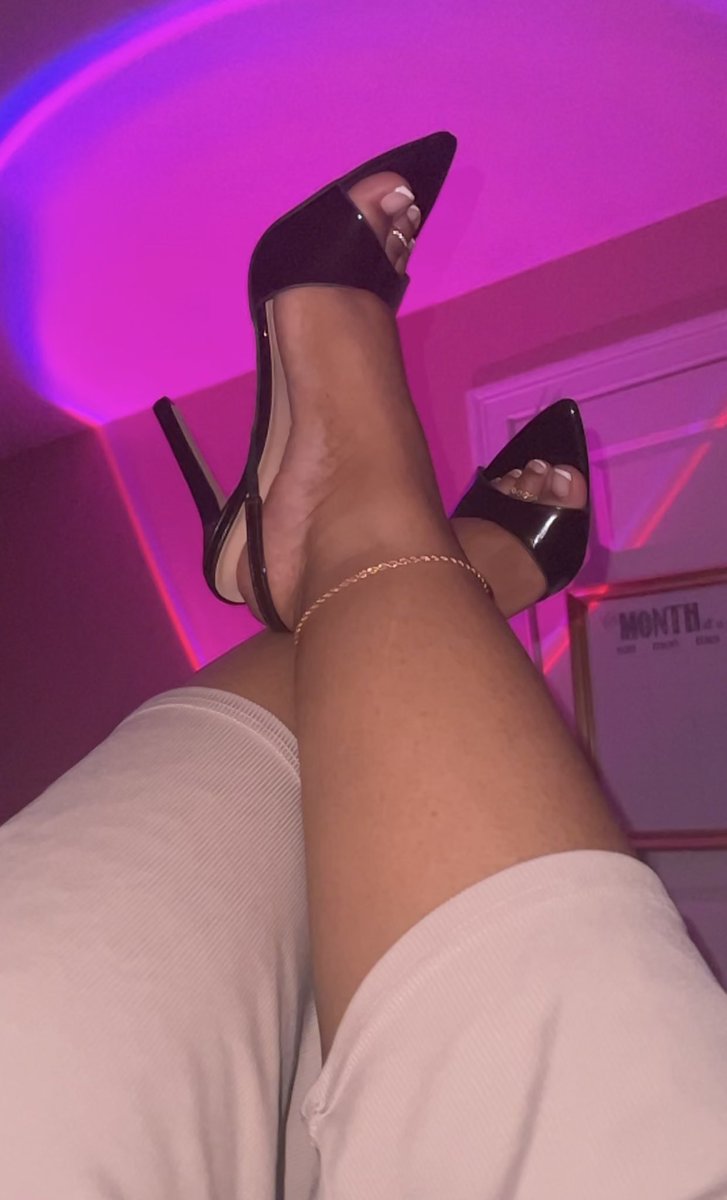 GoddessNova tweet media