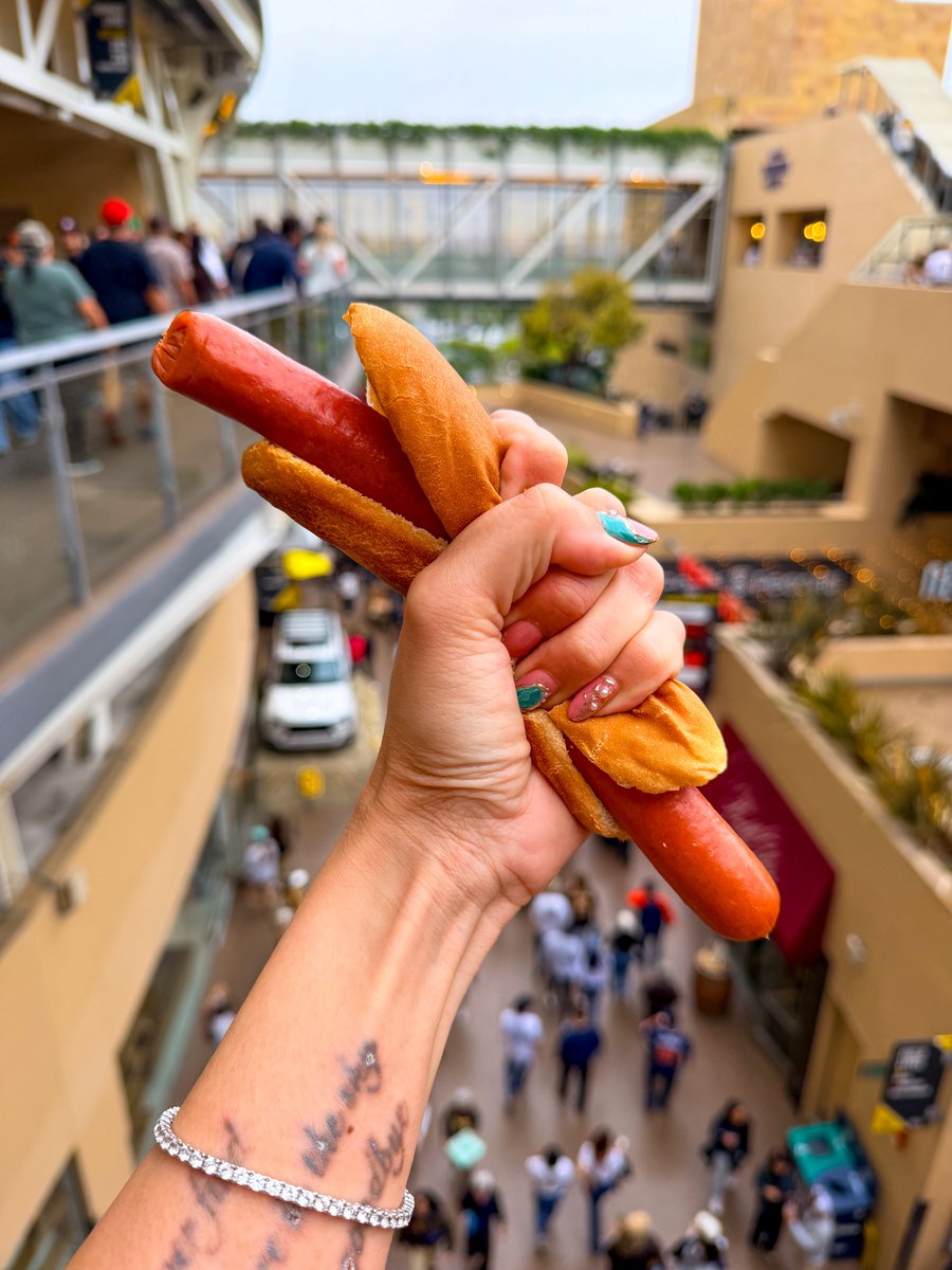 ᴋᴀᴛᴛ tweet media