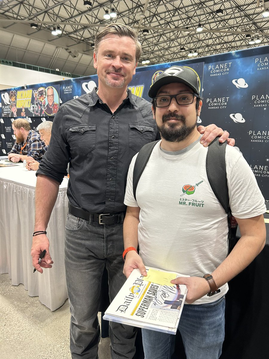 SoupsTweets's tweet photo. @MrFruitYT Tom Welling really liked your shirt lol only got to wear it once but it’s okay 😂 https://t.co/6RRwqxgF6N