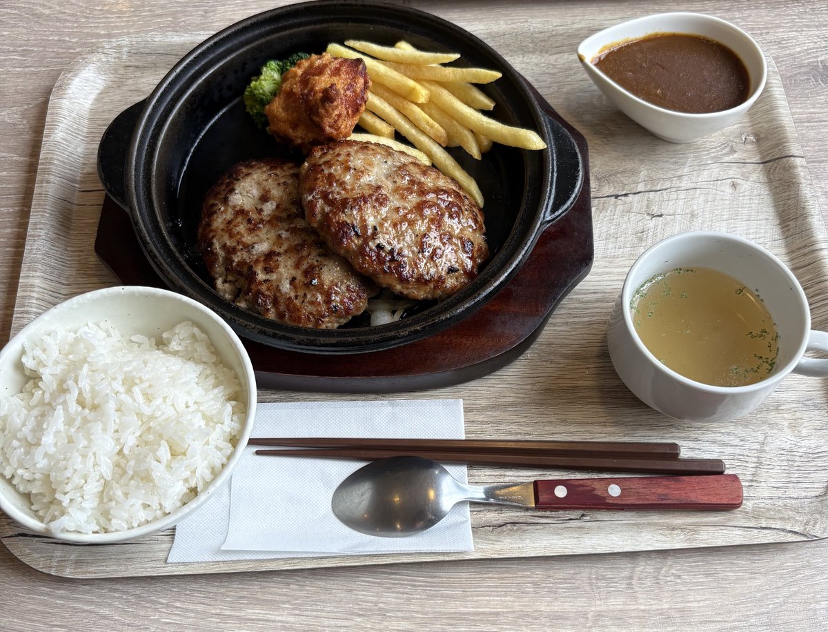 sorakuakb's tweet photo. 🔥ハンバーグありがとう🐷 https://t.co/5ubpFhpEfS