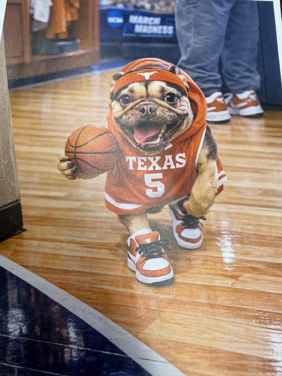 GenaSpiller's tweet photo. @TexasWBB @TexasFancyBoots @MarchMadnessWBB @fortworthsports Put me in Coach!🤘🏻❤️ https://t.co/8YvYDhNG9r