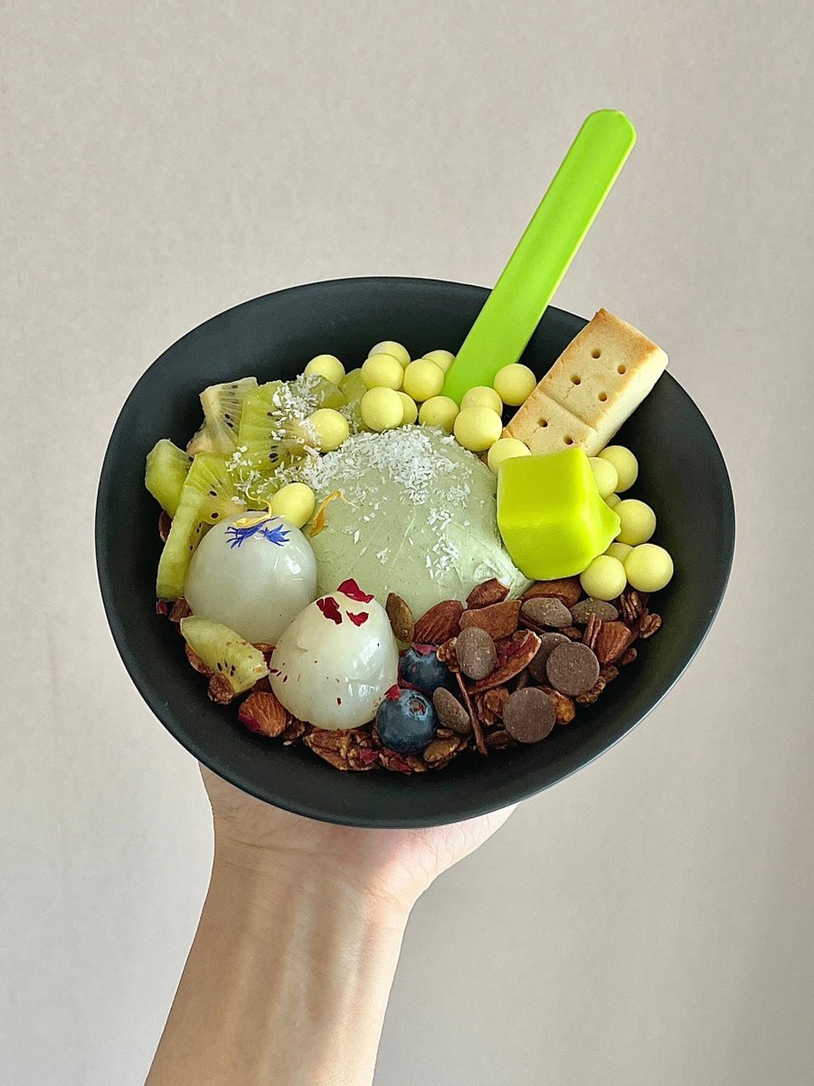 sunnypreenja's tweet photo. "Sharing snacks = sharing smiles! Tried these crispy seaweed chips u0026 creamy yogurt bites—crunchy, tangy, so good. Tag a friend you’d pass these to! #SnackJoy #ShareTheCrunch" https://t.co/FvAwWsP7Xc