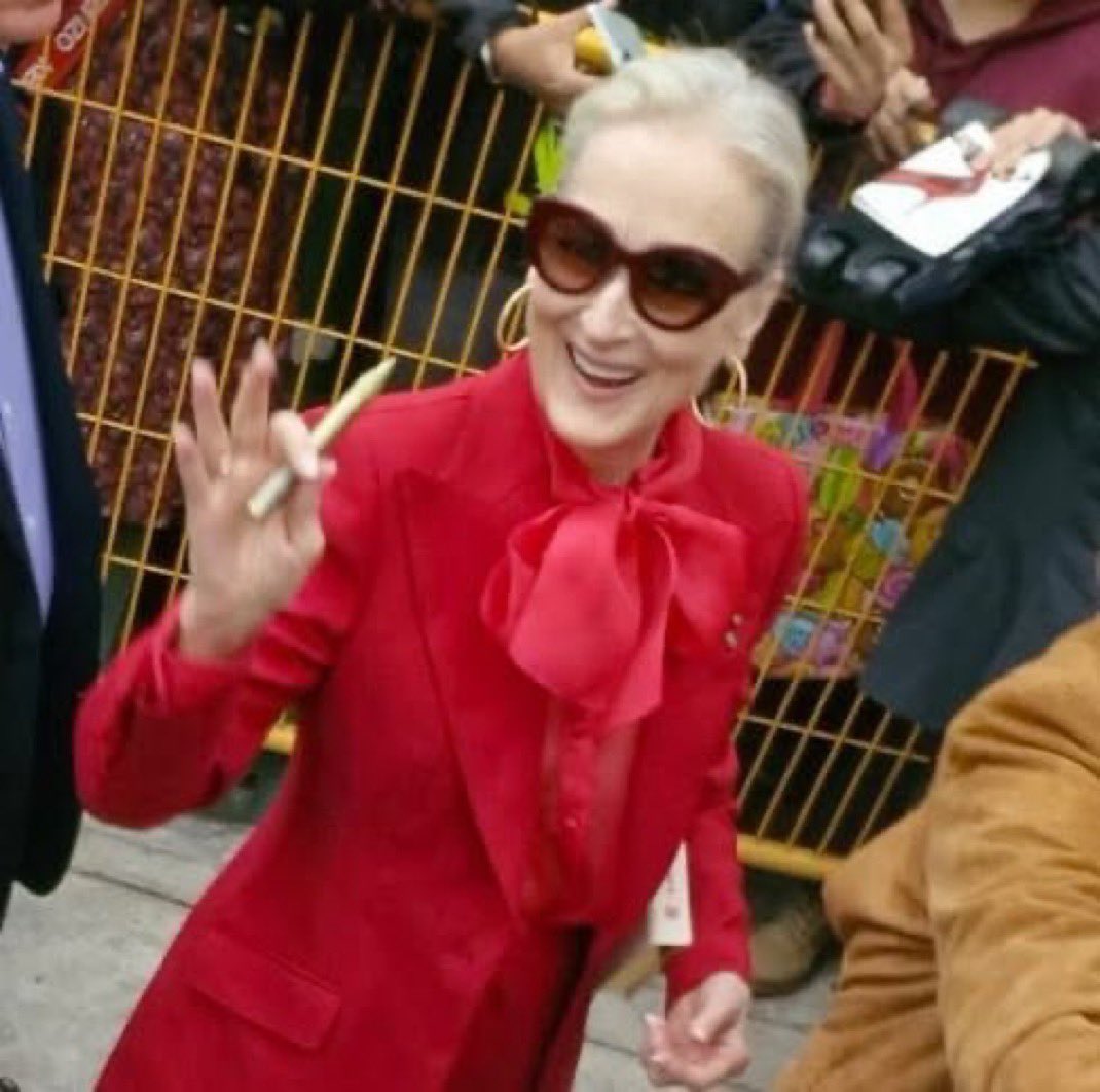 Achei tão significativo a Meryl Streep aparecer bem na semana santa

bença vó