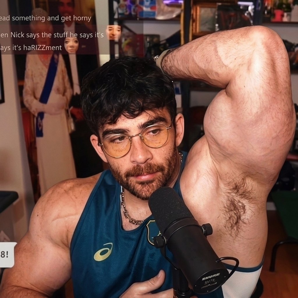 ꜱᴀᴍ ❤️ biceps | 51% AI tweet media