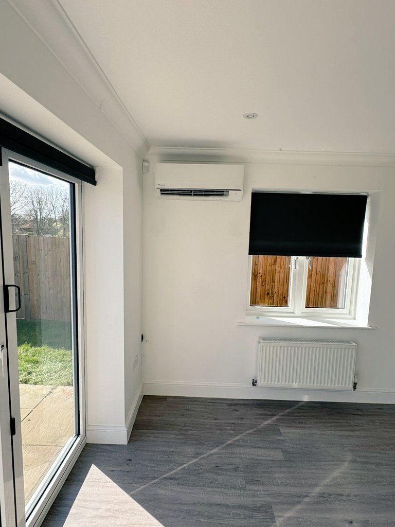 Akairconditioning tweet media