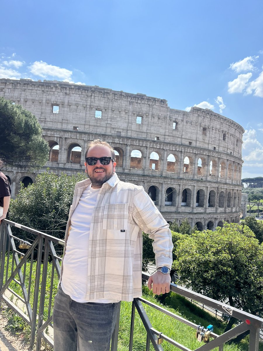 samisaglam's tweet photo. #roma https://t.co/6PM4lnqj93