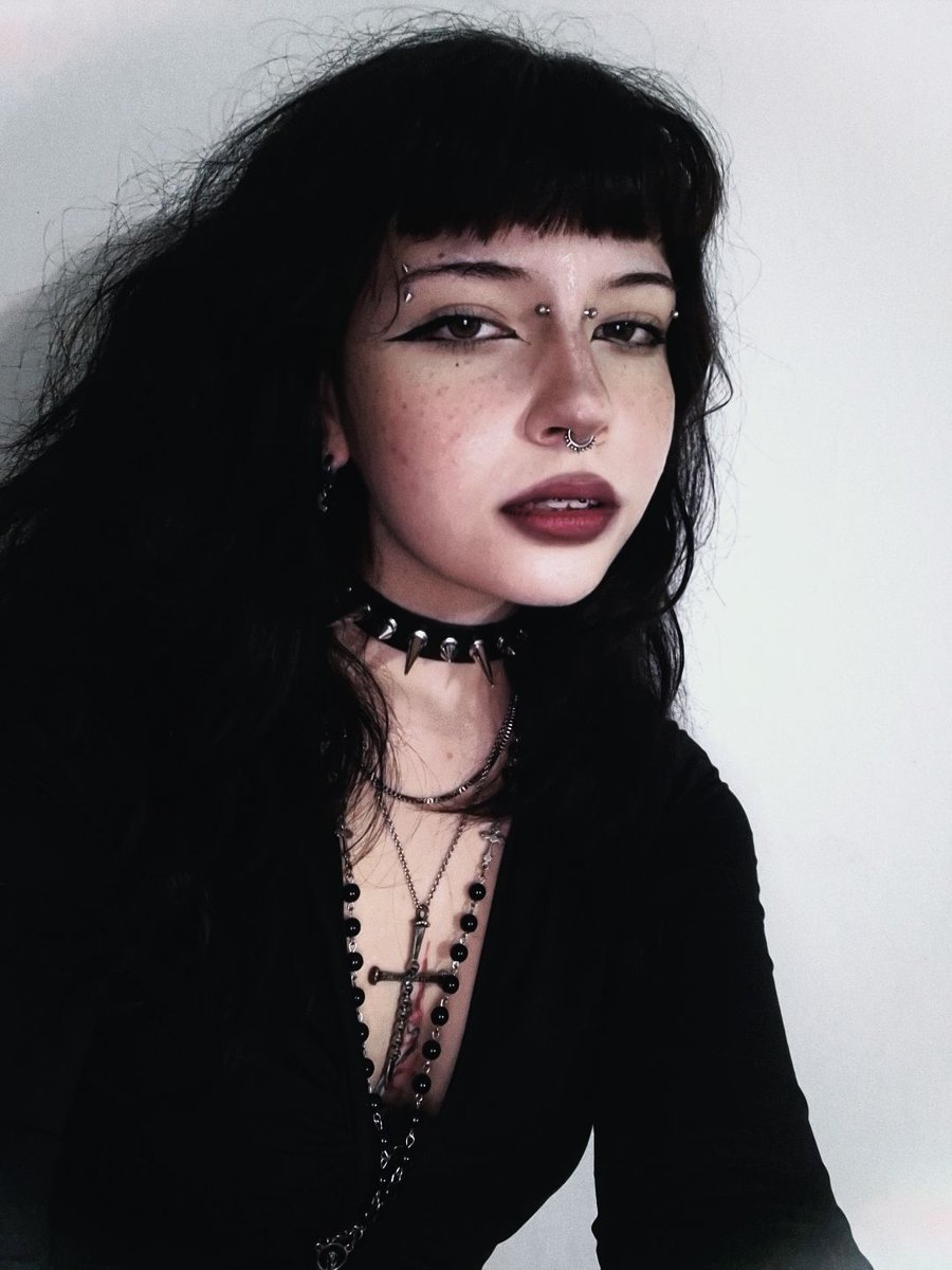 bibi 🦇 tweet media