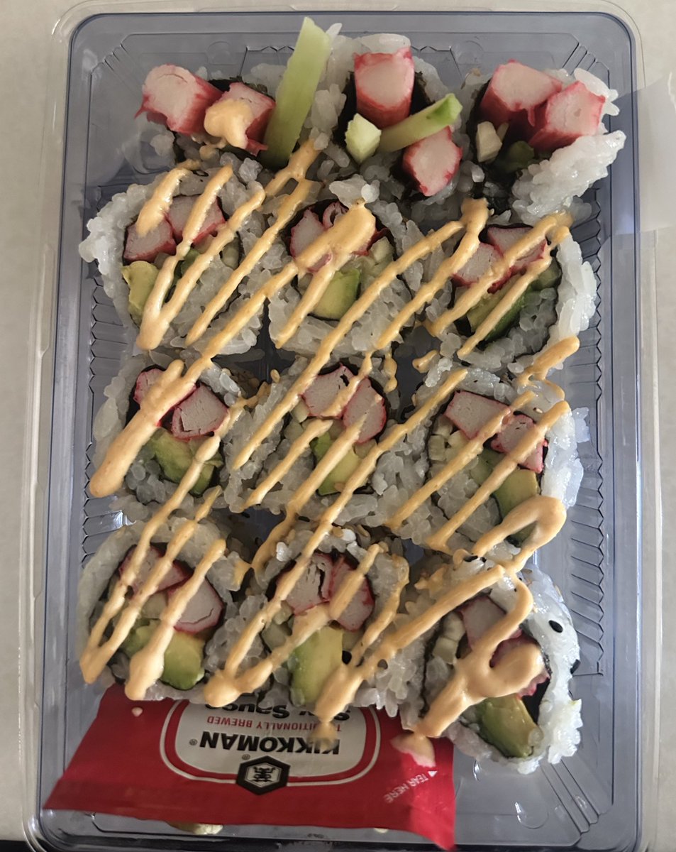 angels_wasting's tweet photo. here's lunch today!! any cal estimates? it's just a california roll with spicy mayo i think https://t.co/ZjcxaPQYPe