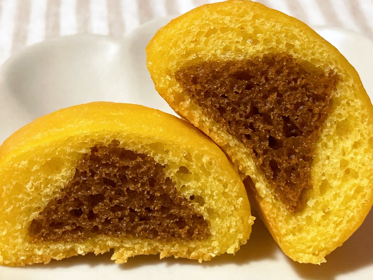 ティンカーベル たまごパン カラメルプリン。しっとりもちっとして卵と