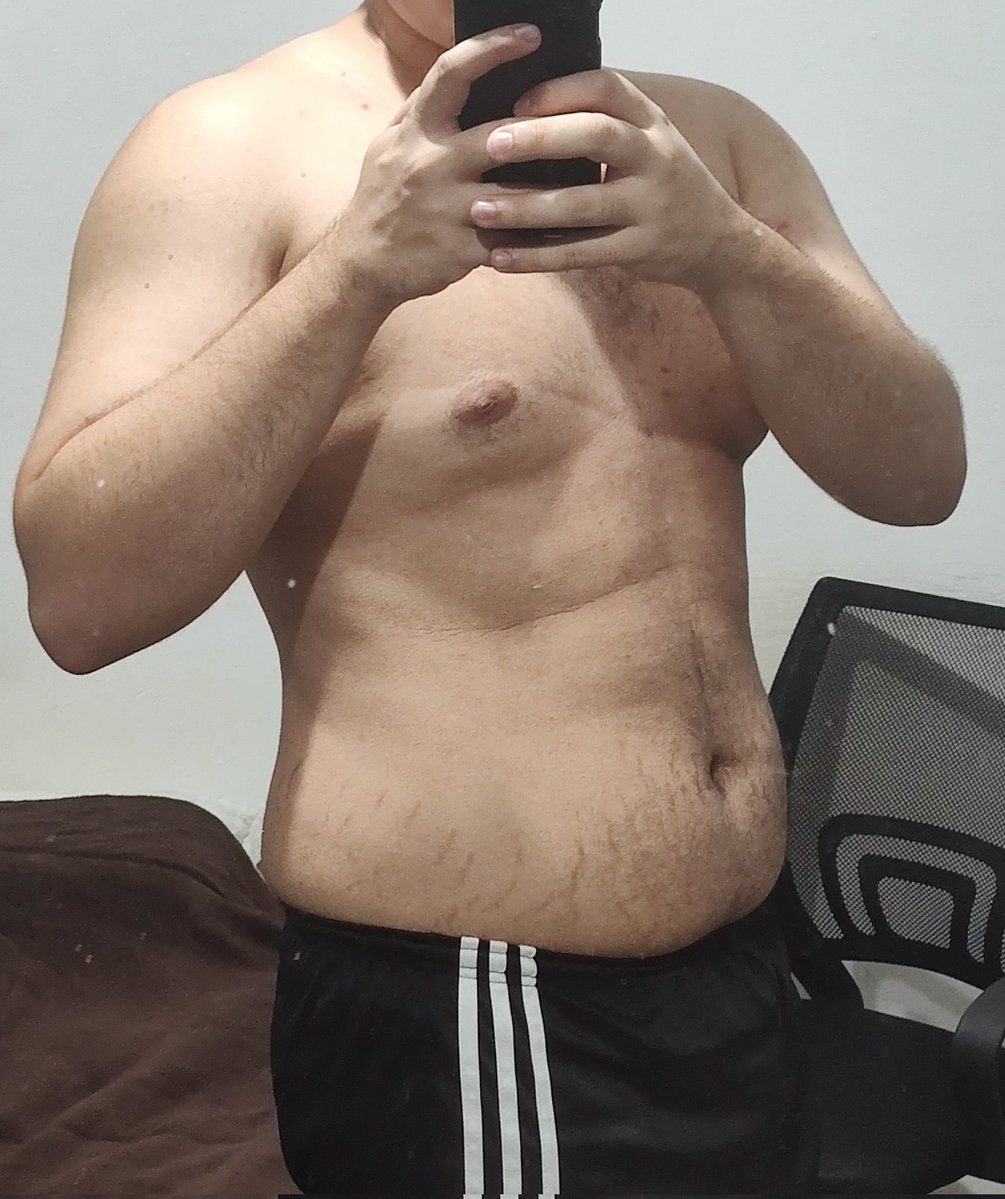 ~𝕃𝕦 tweet media