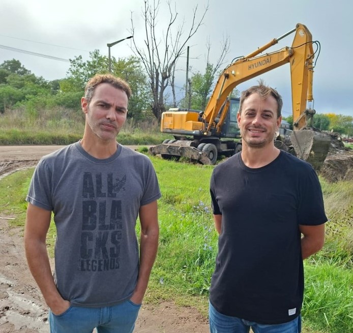 Detalles Sobre Plan Hídrico Urbano y Periurbano - Martin Poffo, Coord. Área Periurbana y Kevin Kroll, Director de O. públicas
radiofederalbolivar.com.ar/actualidad/det…