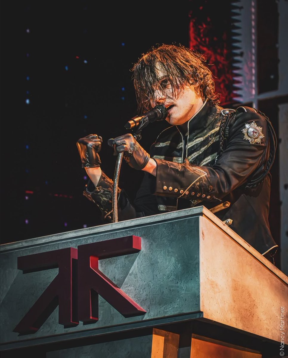 Mikey Hourly tweet media