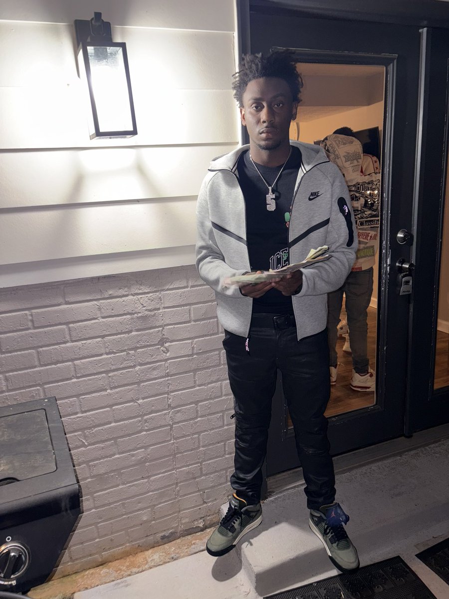 5dataker🪫 tweet media