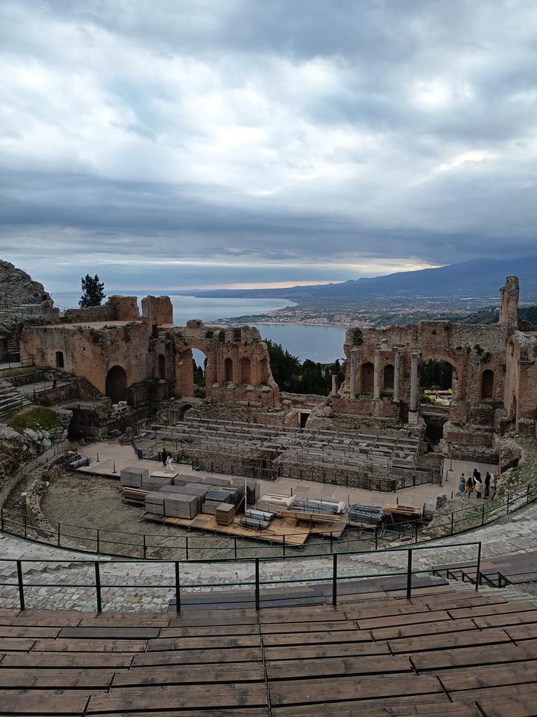 cesar0968's tweet photo. Taormina🩵 https://t.co/OR7QStJmsb