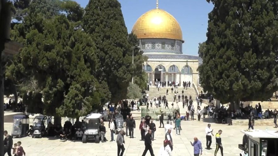 Türkiye ve 7 ülkeden işgalci İsrail'in Mescid-i Aksa'yı kapalı tutmasına tepki:  

▪️"İşgal altındaki Kudüs’te ibadet özgürlüğüne yönelik kısıtlamaları reddediyoruz."  
"İsrail, kutsal mekanlara halel getirecek ihlallerine son vermeli."