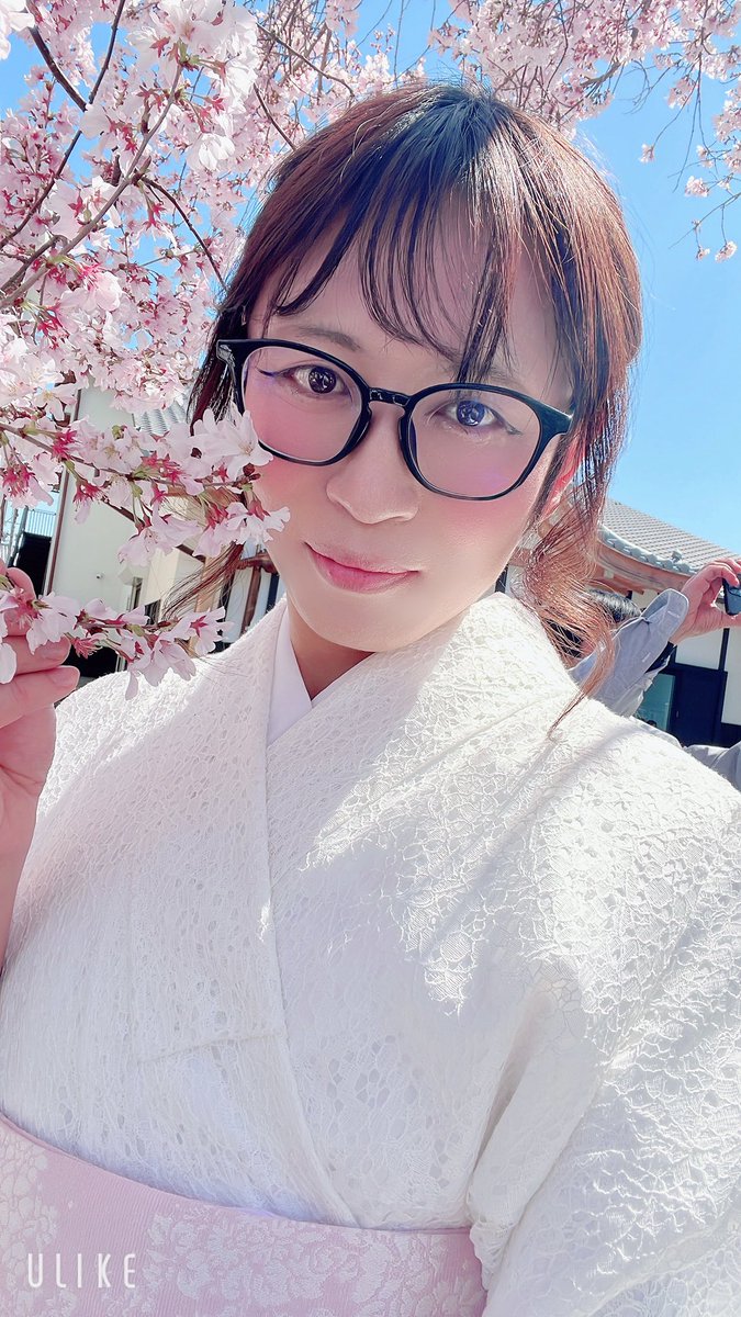 柚月もか tweet media