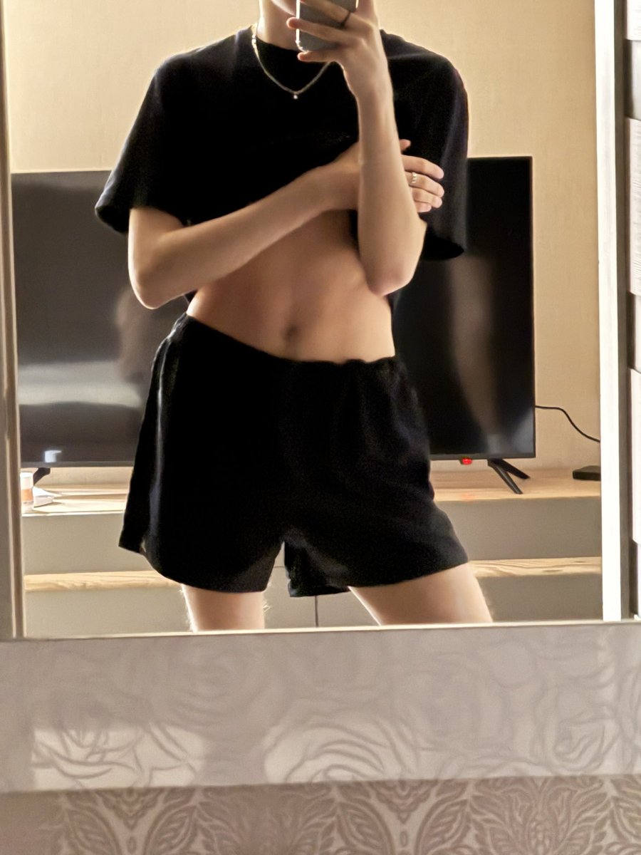 никитка tweet media