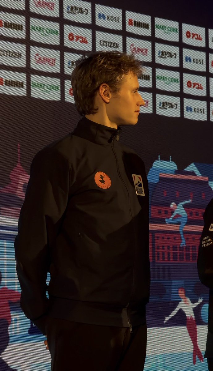 emi 🎧ྀི♪⋆.✮ tweet media