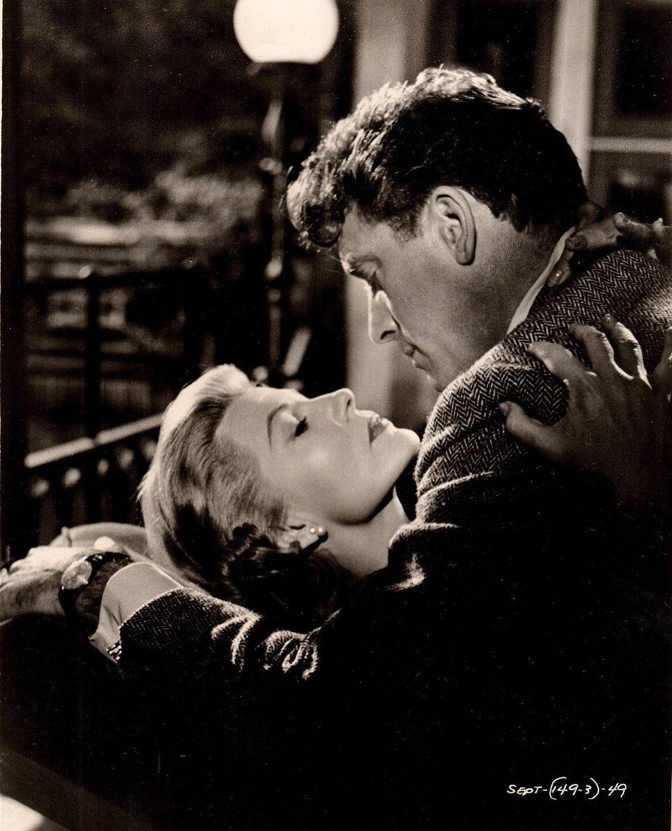 HazelFlagg tweet media