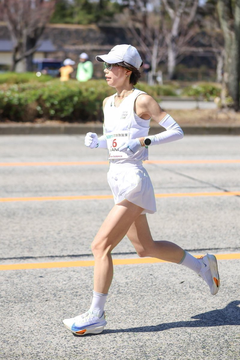 ha__run__na's tweet photo. 東京マラソンから始まり、名古屋ウィメンズ、50km世界選手権、とくしまマラソンと無事に？4週連続のフルマラソンを終えました��🏻‍♀️
1箇所の故障から始まり、故障が故障を招いていったレースでした😂本当に悲惨な走りだった。 https://t.co/jJP2xCbjPB