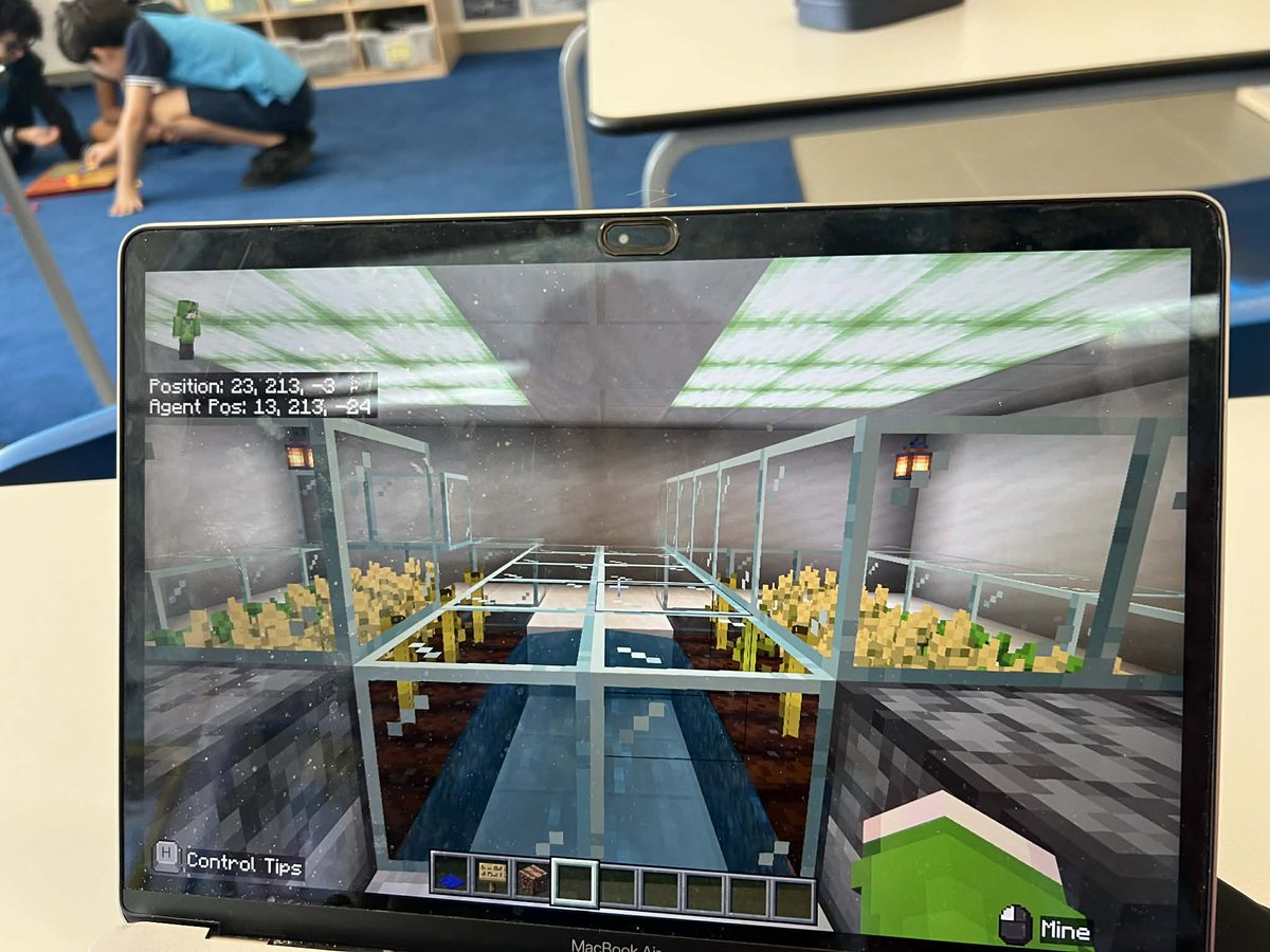 PlayCraftLearn's tweet image. 👋🏽 Meet #MinecraftEdu educator @rmanlandro-James!

With 8 years using #MinecraftEDU, Ruth teaches, runs Minecraft clubs, and trains educators to bring meaningful, game based learning into classrooms.

Thank you, Ruth, for all you do!