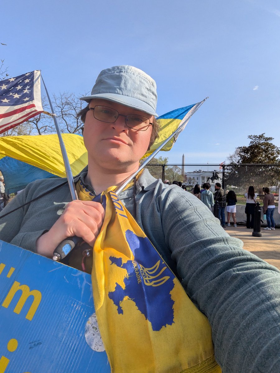 Join us again tomorrow Tuesday at H Street and 16th St by Lafayette Park from 3-5pm. 🌸🌸 
Keep calling your members of Congress and tell them to support a just and lasting peace for Ukraine.
#CrimeaIsUkraine 🇺🇸🇺🇦