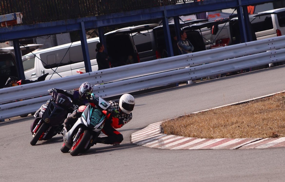 カナモリ tweet media