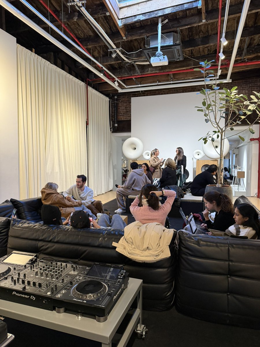 farfromundane's tweet image. #mylife