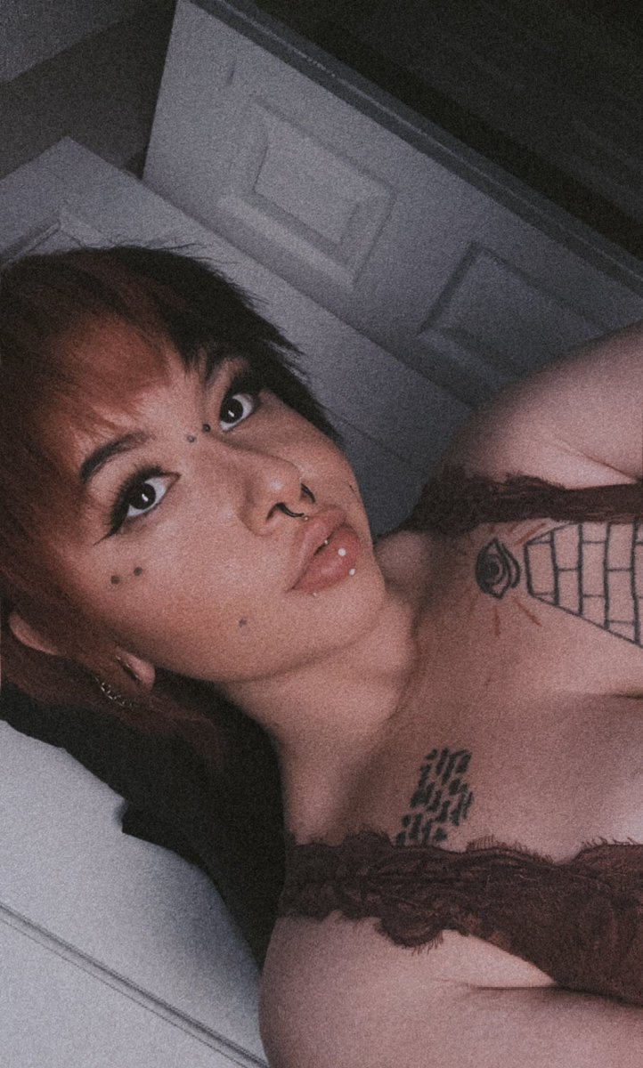 ℌ𝔬𝔫𝔢𝔶 tweet media