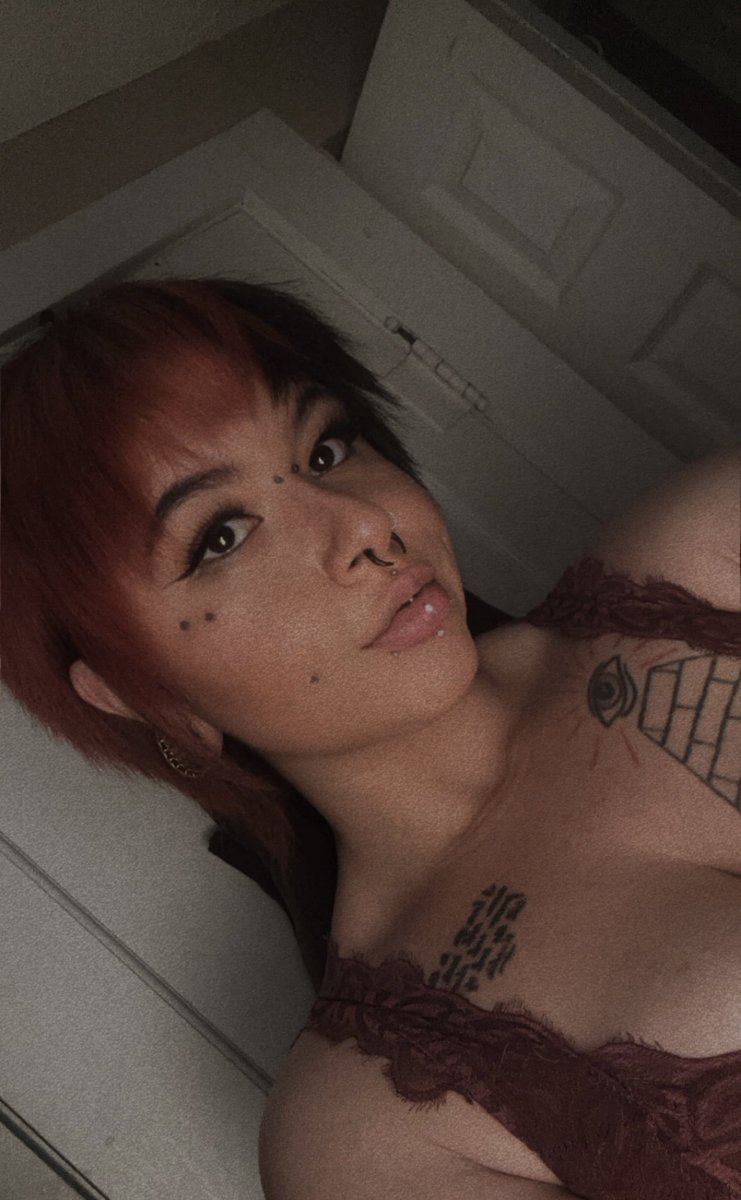 ℌ𝔬𝔫𝔢𝔶 tweet media