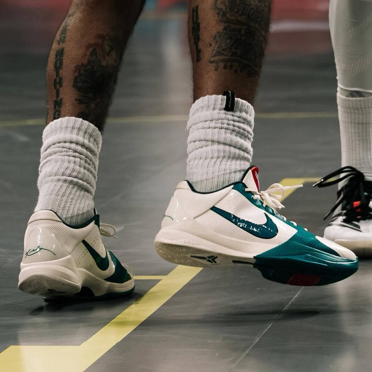 KicksFinder tweet media