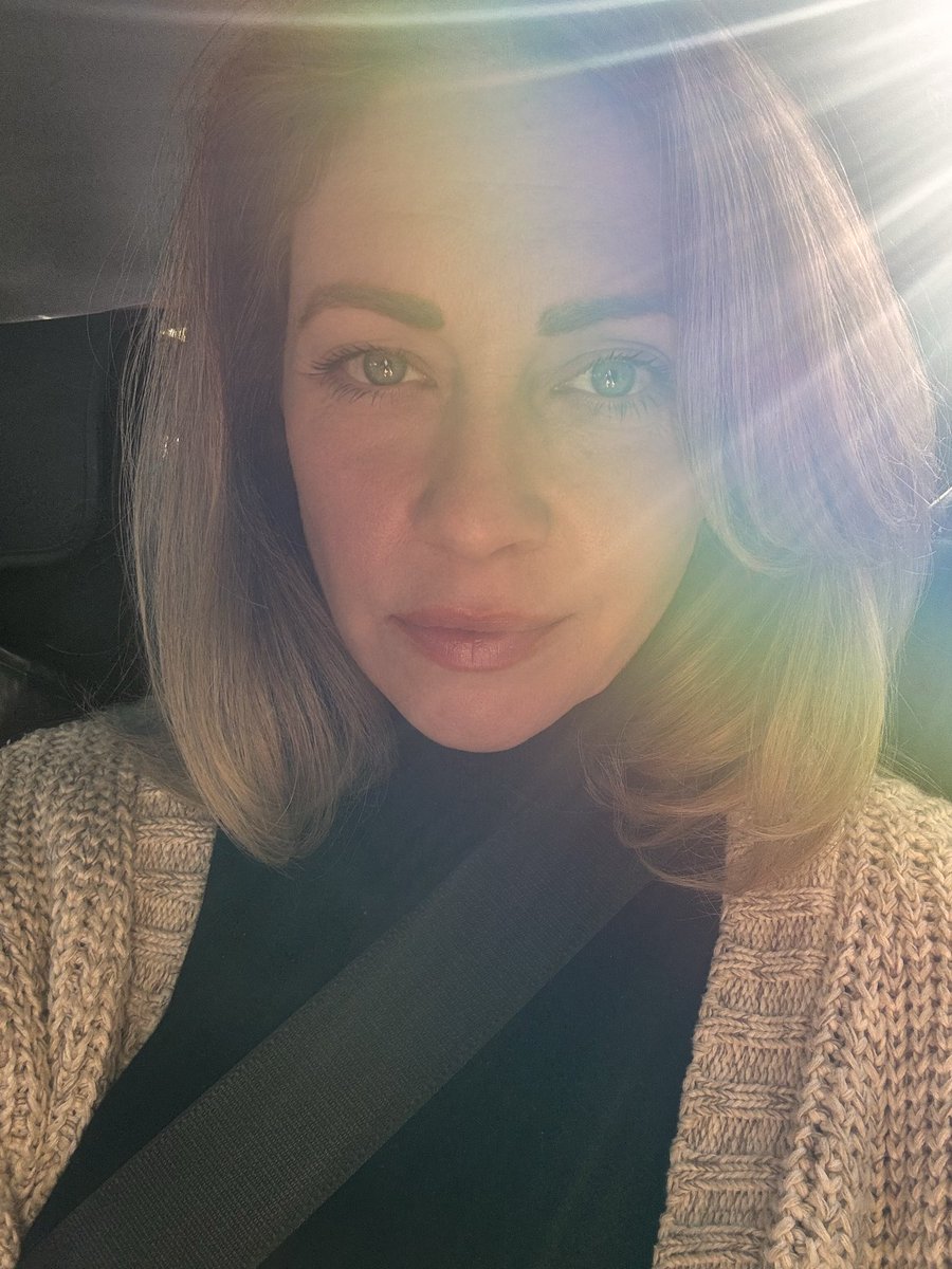 Lila Monroe tweet media