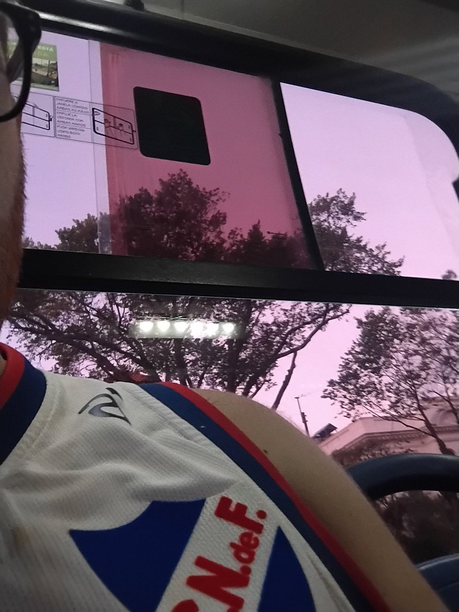 Siempre yendo, punto vital en Malvín, es hoy!

Oooh vamo el bolso vamo ponga huevo que ganamos 🎶🔵⚪🔴