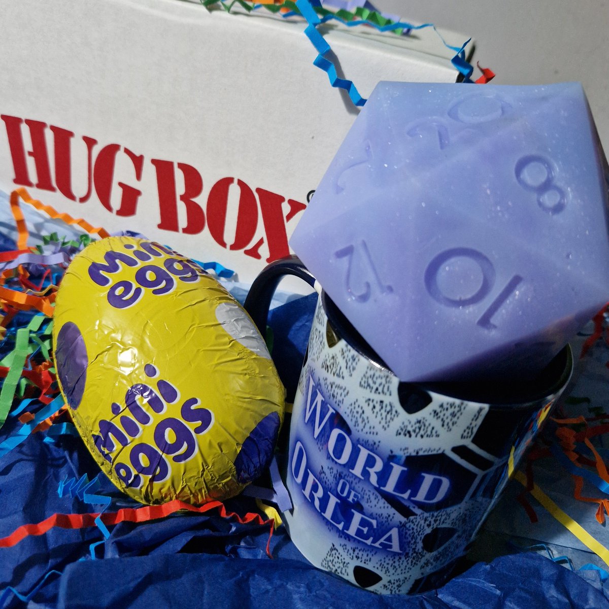 Hug Box ® tweet media