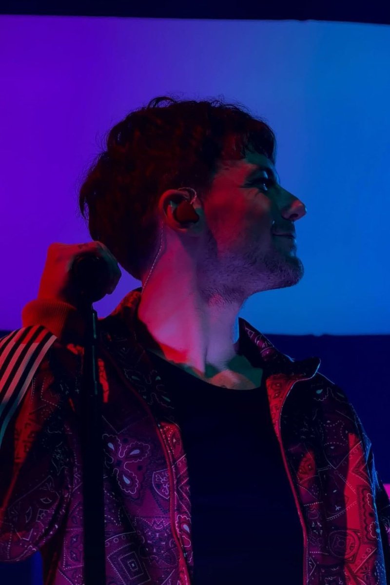 just louis tweet media