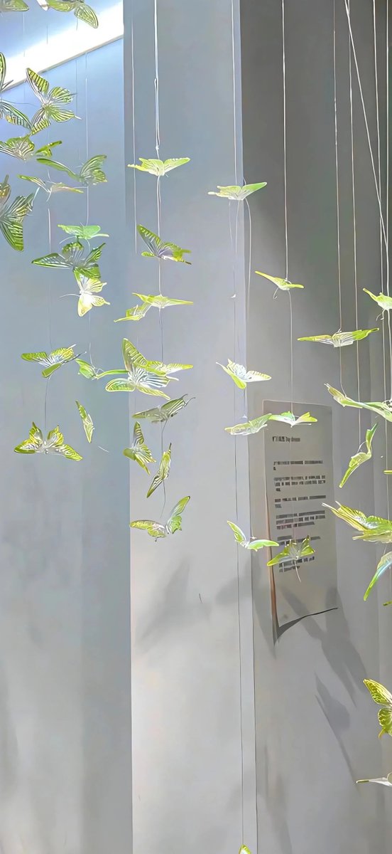 classicgamesfre's tweet image. "Sorting old items today—discovered a 2018 concert ticket, a faded friendship bracelet, and a stack of unread poetry. Some stay, some go, but all hold stories  #OldItemSorting #MemoriesInThings"