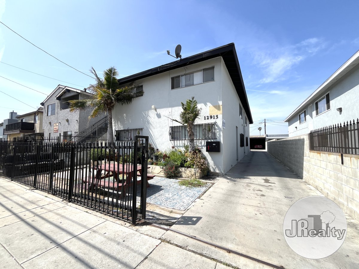 jrealty's tweet image. 12915 Doty Ave B, Hawthorne, CA 90264

For showing: jrealty.rentkabob.com/rental?a=12915…

#JRealty, #PropertyManagement, #Hawthorne, #quadruplex, #forrent, #forlease

Listed by Dylan Gallagher DRE# 02036528